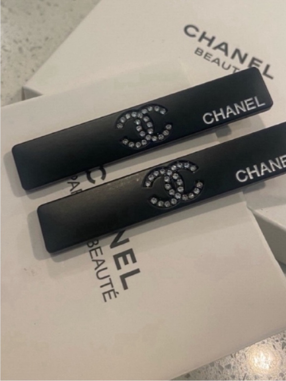 Chanel beauty clips set